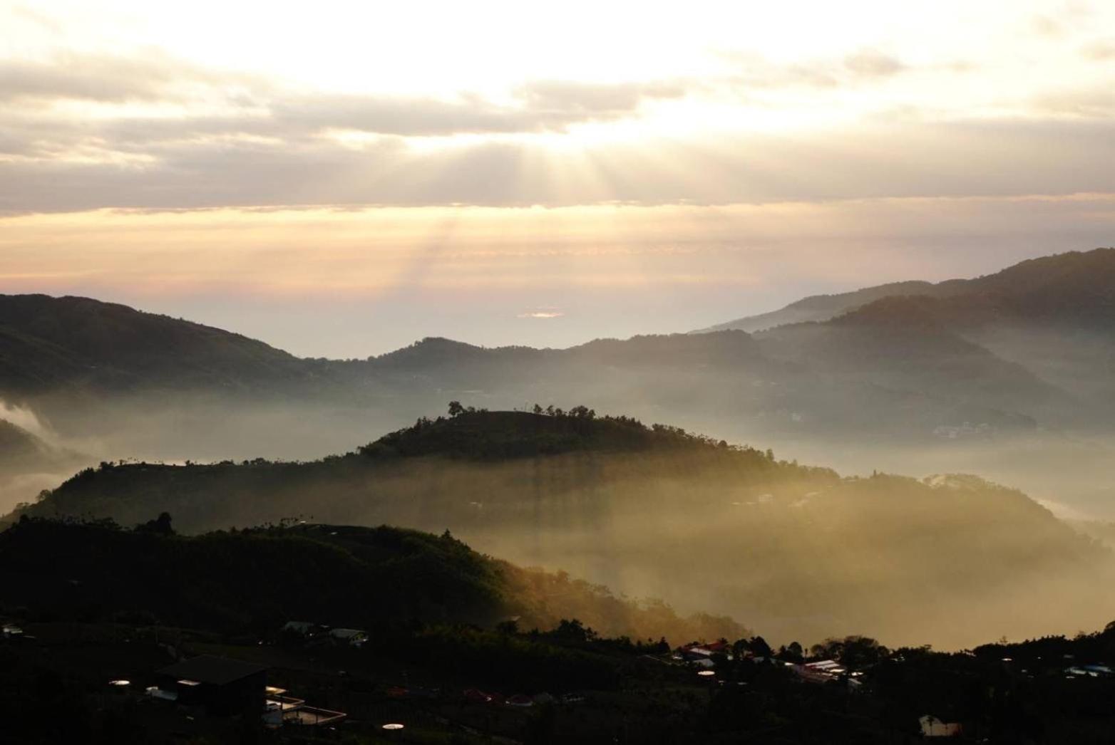 Gaodiyuan Tea B&B 高帝園茶業民宿 Meishan Dış mekan fotoğraf